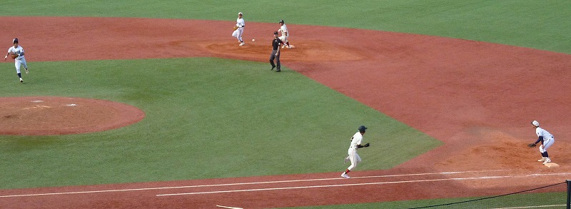日本大対中央大 9月30日 東都大学野球1部 後半_b0166128_2044739.jpg