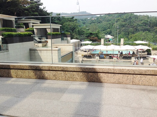 8月のソウル　⑭新羅ホテルの室内プールとラウンジでアフタヌーンティー_b0160142_0165473.jpg