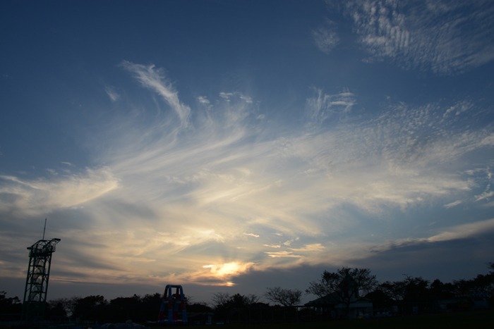夕暮れ時になったら外に出よう_e0171573_23202510.jpg