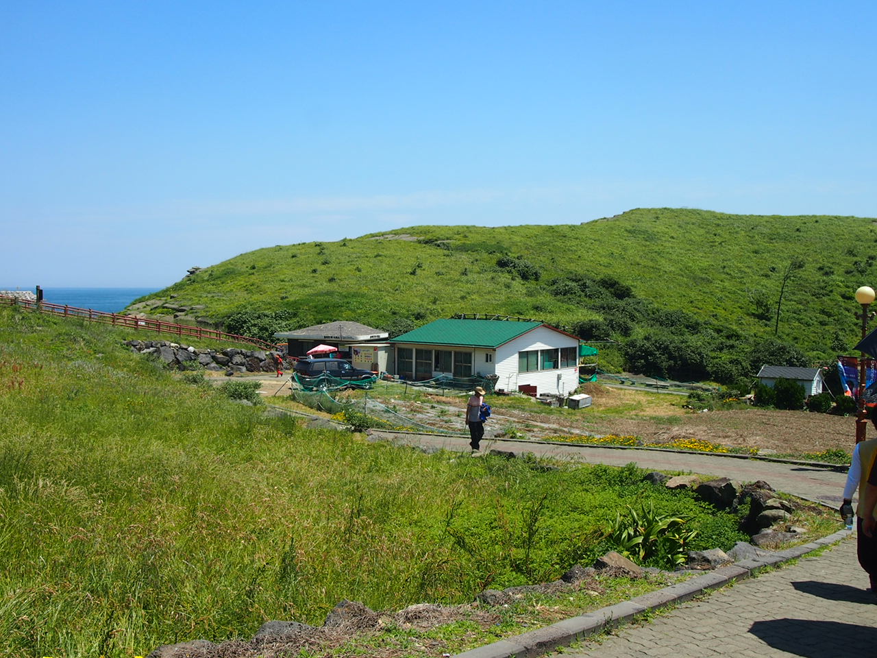 2015.5 慶尚・済州の旅　part55 済州島14 山房山・龍頭海岸1_f0152079_16214140.jpg