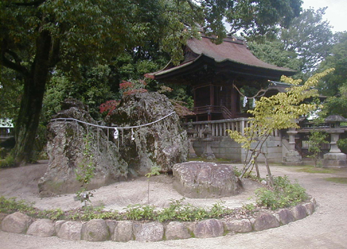 ●神社の造形―倉敷の阿智神社の本殿と荒神社_d0053294_224323.jpg