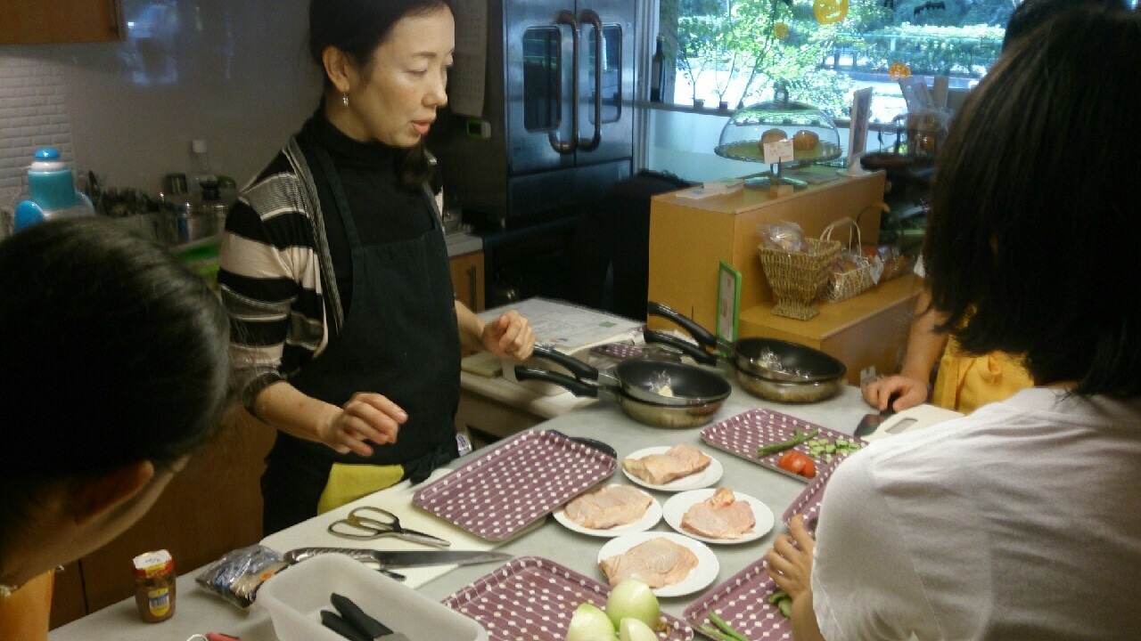 ハッピークッキング・・・フランス料理「鶏肉のグラタン、サラダニソワーズ」_f0141419_08533703.jpg