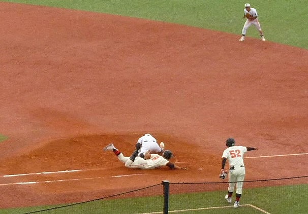 中央大対日本大 10月1日 東都大学野球1部 前半_b0166128_14335393.jpg