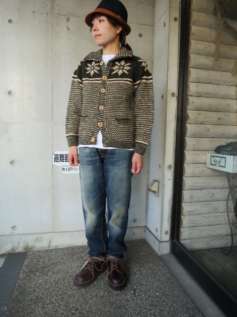 今季は、当店・別注色にて。。。INVERALLAN　SNOW FLAKE (雪柄) LUMBER CARDIGAN！♪！_d0152280_175472.jpg