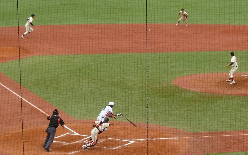 中央大対日本大 10月1日 東都大学野球1部 後半_b0166128_1085285.jpg