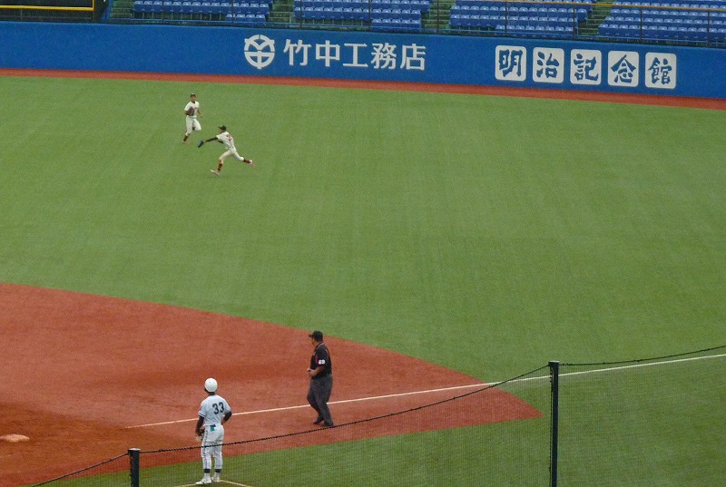 中央大対日本大　１０月１日　東都大学野球１部　後半_b0166128_11242251.jpg