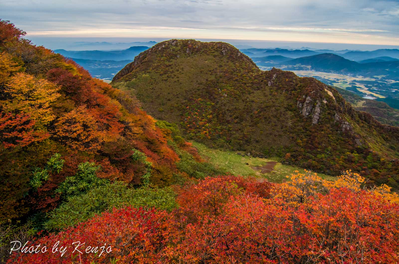 紅葉の三俣山_a0323543_1369.jpg