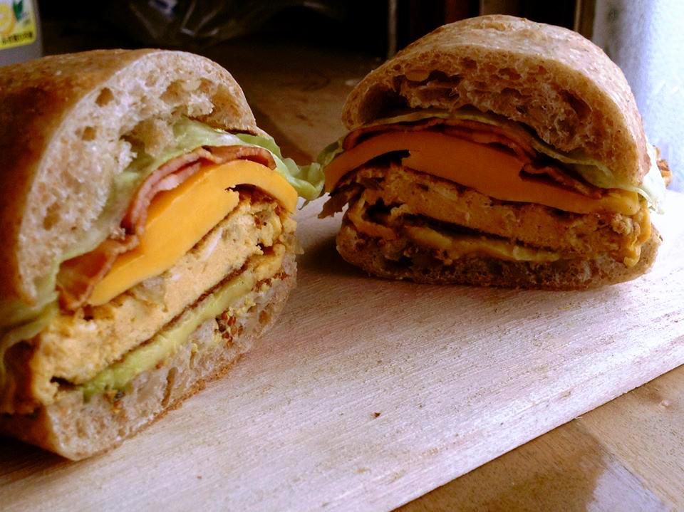 Son Of a Sandwichさん、毎週火曜日とらきつねの前で出店!_d0116009_122864.jpg
