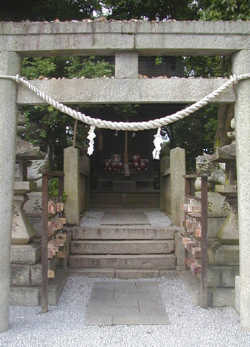 ●神社の造形―倉敷の阿智神社の菅原神社と倉敷護国神社_d0053294_1454231.jpg