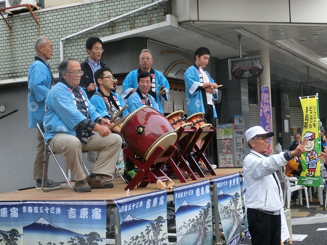 雨の中、関係者の皆さんの気持ちと実行力でにぎわった「第16回 吉原宿宿場まつり」_f0141310_617472.jpg