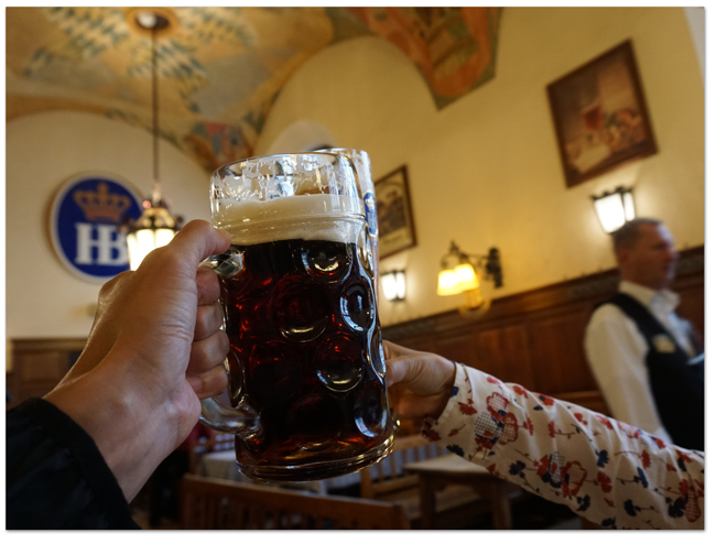 おまけ旅～帰国日の朝からビアホール!?「ホーフブロイハウス」_d0210324_75404.jpg