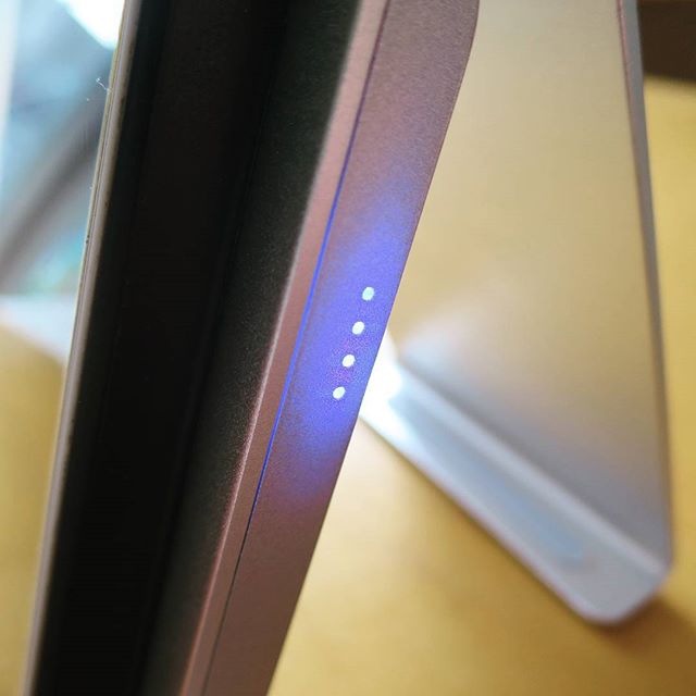 【AD】スタイリッシュなスタンド式ワイヤレス充電器 CHOETECH T516_c0060143_152495.jpg