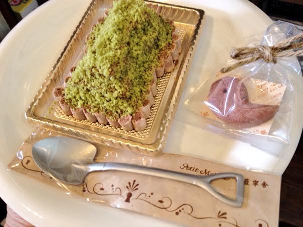 正倉院展期間中限定で平日も古墳ケーキ販売します!_a0107782_233485.jpg