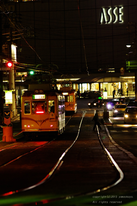 駅前の通りを_d0309612_023852.jpg