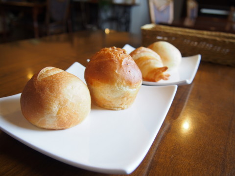 サーモンパイと海老と白身魚のチーズパン粉焼き:欧風料理 パイの店cafe de Ami(五所川原市)_b0147224_2271046.jpg