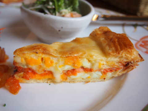 サーモンパイと海老と白身魚のチーズパン粉焼き:欧風料理 パイの店cafe de Ami(五所川原市)_b0147224_2292187.jpg