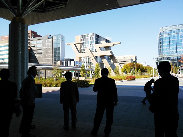 金沢駅西広場再整備事業（金沢市）－建設委員会の行政視察_c0236527_8102775.jpg