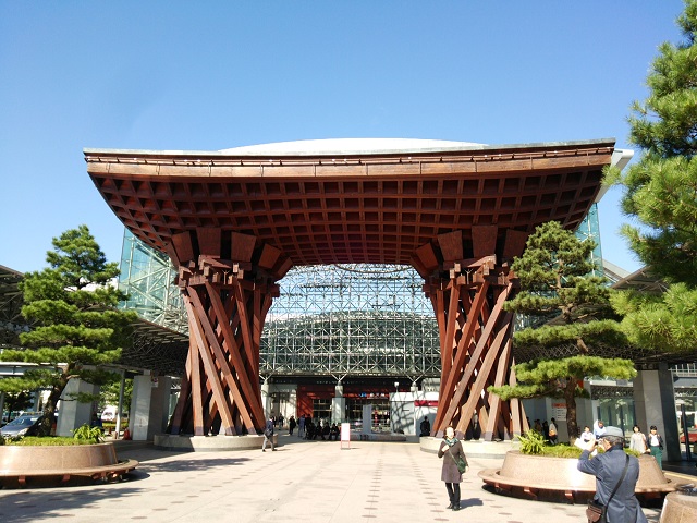 金沢駅西広場再整備事業（金沢市）－建設委員会の行政視察_c0236527_8134778.jpg