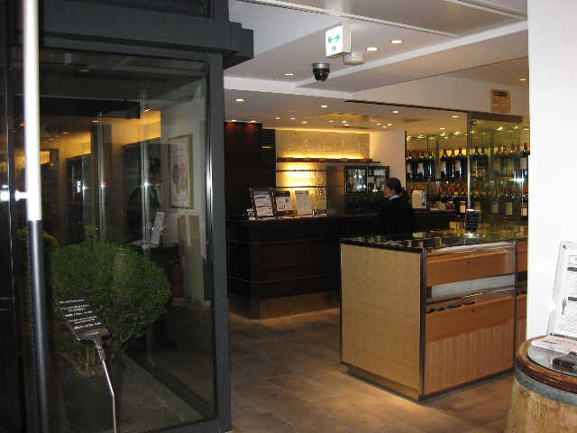 ワインショップ、ENOTECA_d0339889_12075561.jpg