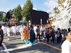 ♪そーれそれそれ、お祭りだ〜！お寿司だ〜！_e0000295_1832169.jpg