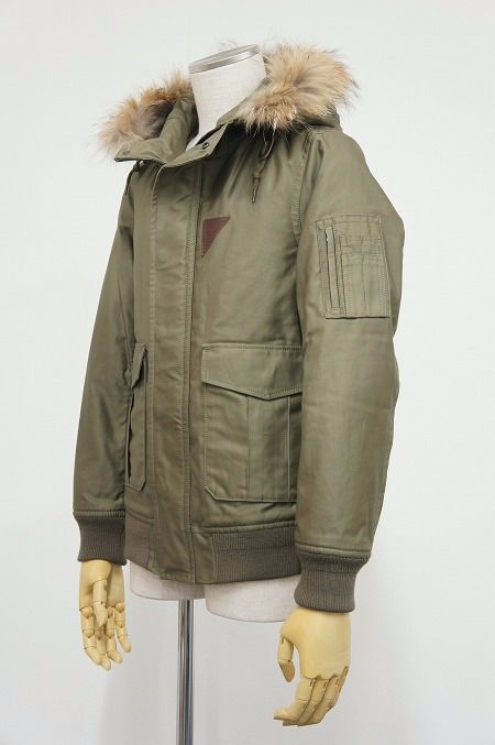 大人気ミリタリーブルゾン！LOUNGE LIZARD/ラウンジリザード・No.5572 60/3 FLIGHT JACKET TYPE N2B (KHAKI)☆そして、花ちゃん。_b0108653_23255557.jpg