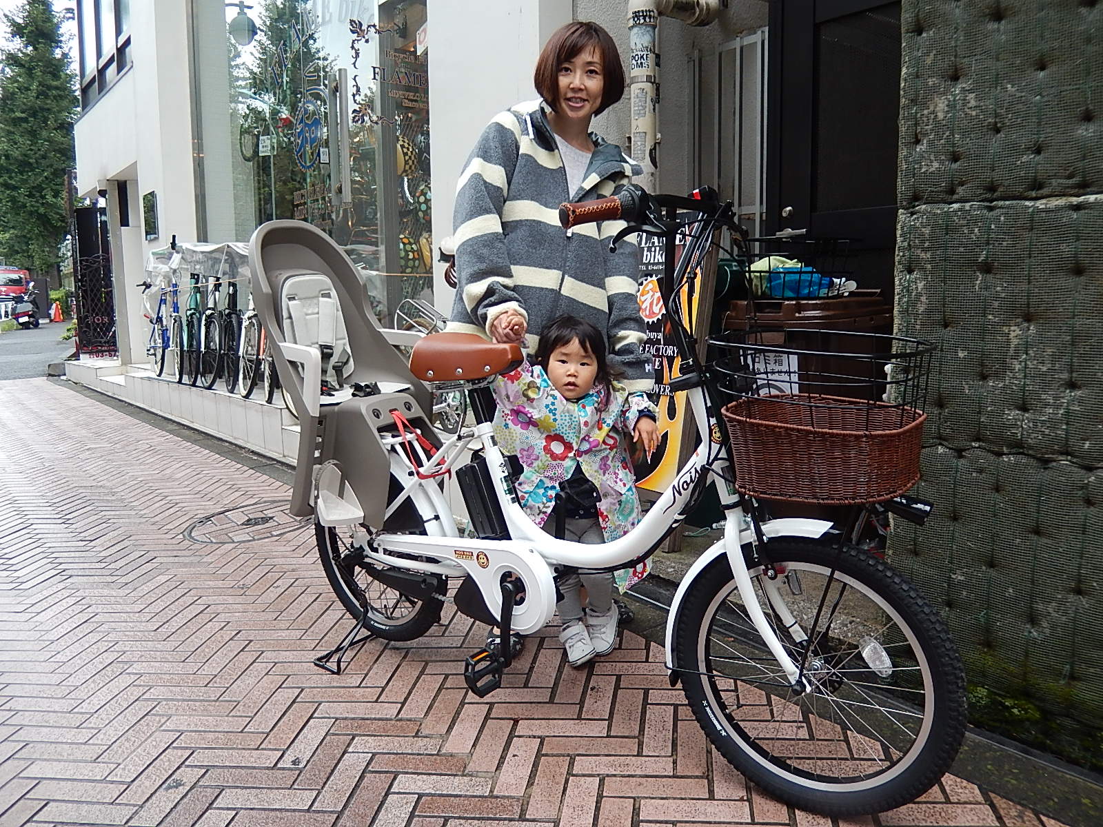 10月16日 渋谷 原宿 の自転車屋 FLAME bike前です_e0188759_17574087.jpg
