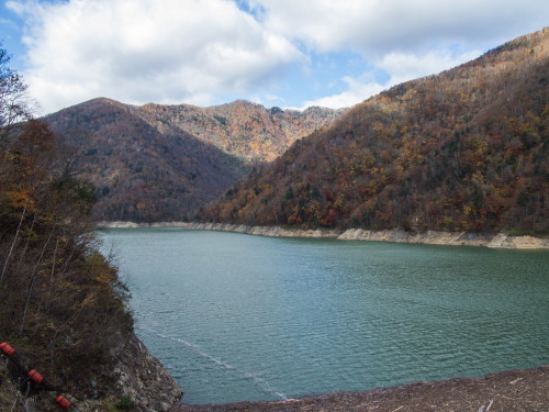 秋深まる「ヒョウタンの滝」から「札内川ダム」へ_f0276498_16415456.jpg