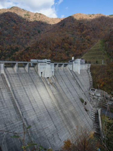 秋深まる「ヒョウタンの滝」から「札内川ダム」へ_f0276498_16421364.jpg