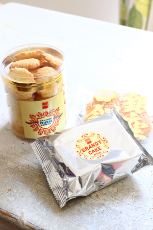 タカセの板橋店でレトロなお菓子を買ってみました フェルタート R オフフープ R 立体刺繍作家pienisieniのブログ