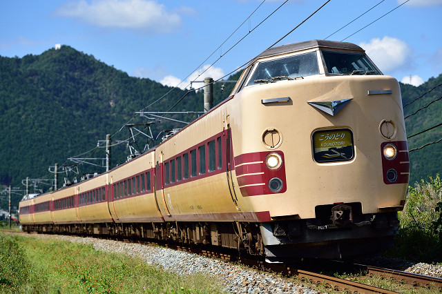 北近畿ビッグエックスネットワークをなす国鉄色381系こうのとり・はし