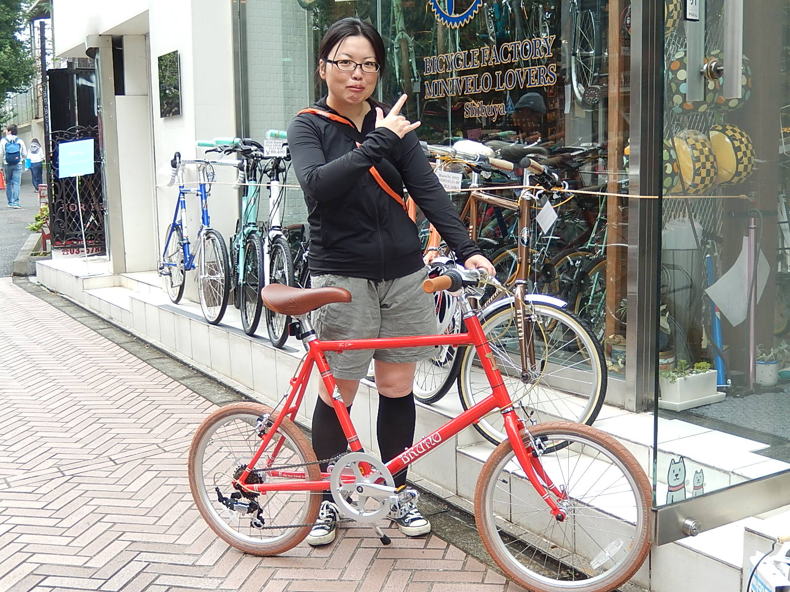 10月17日 渋谷 原宿 の自転車屋 FLAME bike前です_e0188759_17111243.jpg
