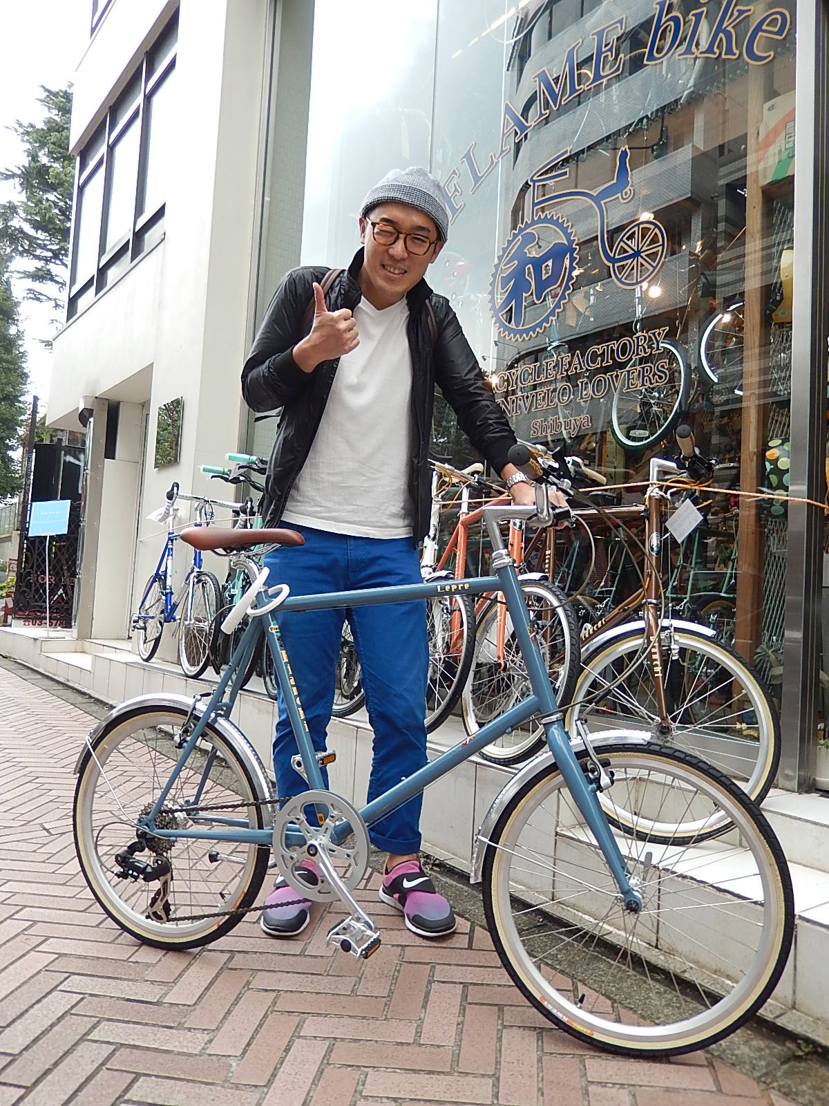 10月17日　渋谷　原宿　の自転車屋　FLAME bike前です_e0188759_17132797.jpg