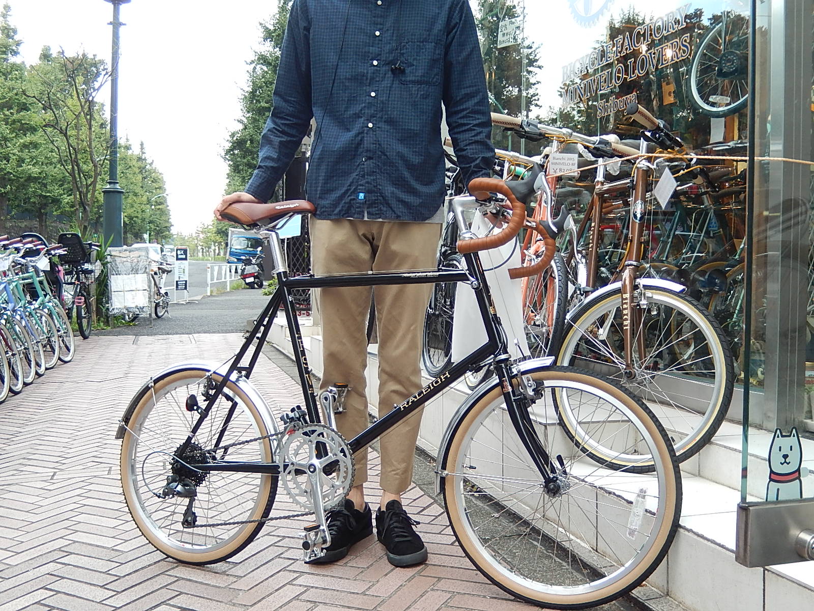 10月17日 渋谷 原宿 の自転車屋 FLAME bike前です_e0188759_1825840.jpg
