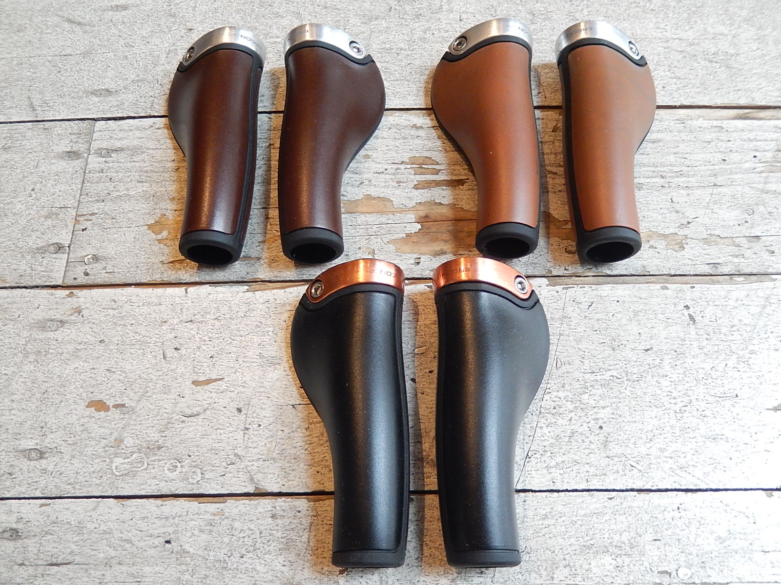 Bedachtzaam onwettig Miles BROOKS GP1 LEATHER GRIPS | ミニベロ 専門店 Flamebike 渋谷店