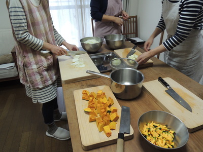 あずきかぼちゃ、玉ねぎ丼、甘い野菜スープを作りました。_b0252363_09280.jpg