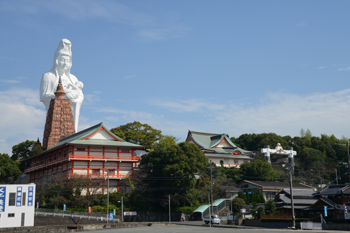 高さ62mの巨大仏像!福岡久留米の珍スポット。成田山久留米分院の写真アップ!_e0171573_1883643.jpg