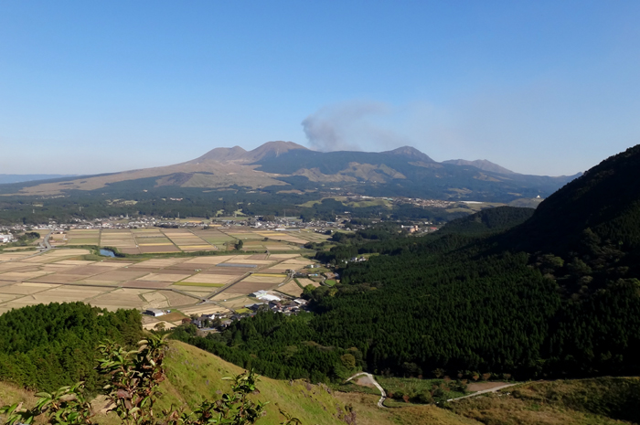 阿蘇パノラマライン（赤水線）～二重の峠_e0079696_1883646.jpg