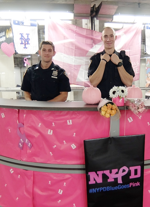 ニューヨーク市警（NYPD）がピンク色に?!　Breast Cancer Awareness Month_b0007805_23194360.jpg