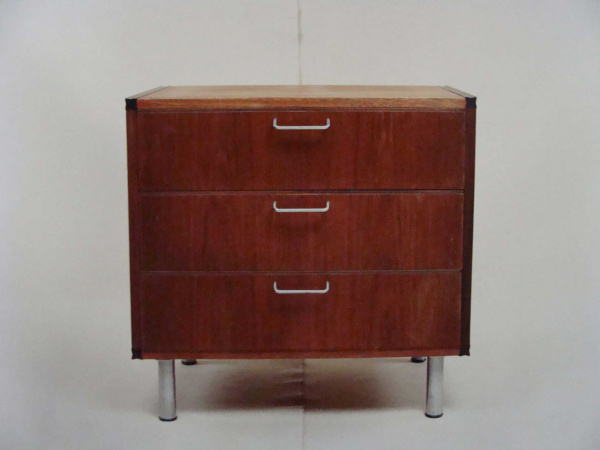 \"Cees Braakman Small Box shape sideboard\"ってこんなこと。_c0140560_119018.jpg