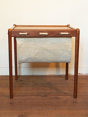 sidetable with magazine rack_c0139773_16461223.jpg