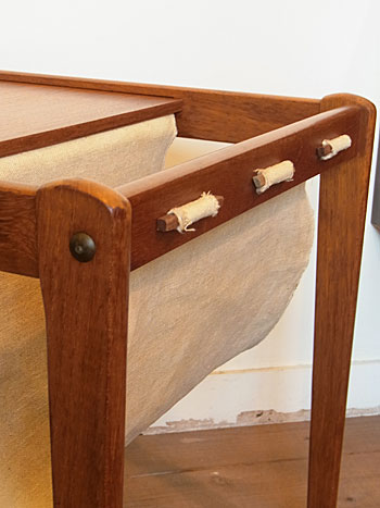 sidetable with magazine rack_c0139773_16465735.jpg