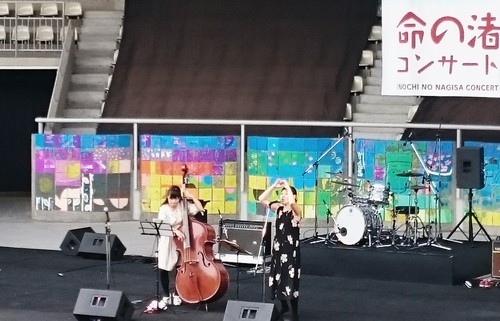 命の渚コンサート 10/11/2015@服部緑地野外音楽堂_f0042307_1174867.jpg