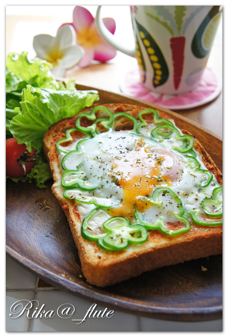 とろ~りチーズと目玉焼き朝ごパン_c0103827_11584369.jpg
