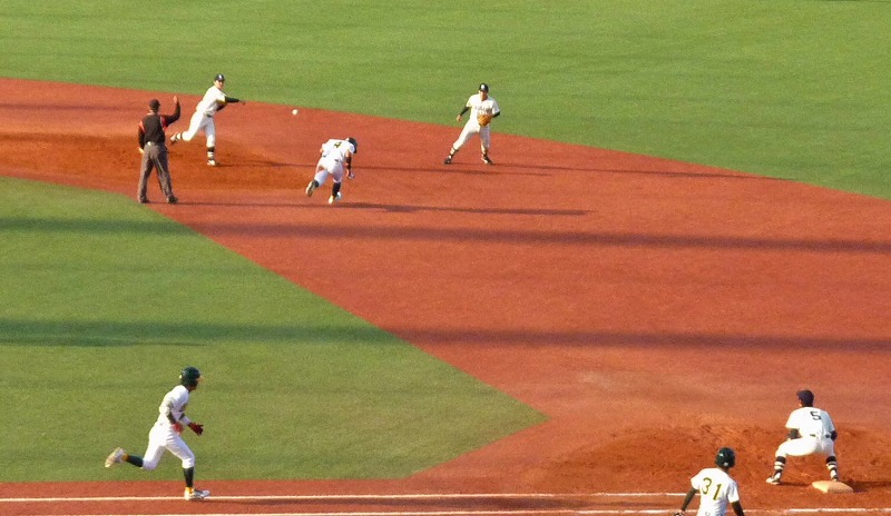 専修大対國學院大 10月6日 東都大学野球1部_b0166128_1822228.jpg