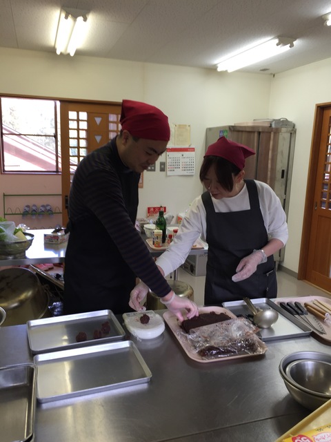 東京からのお客様、よもぎの会さんの田舎料理作り体験。_d0182179_20265621.jpg