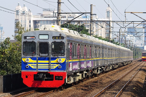 バタビヤ新聞➂－チキニ駅撮り_e0204281_22302825.jpg