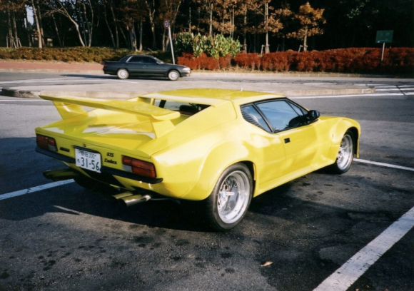 車は斜め後ろから The Standard 車は斜め後ろから The Standard