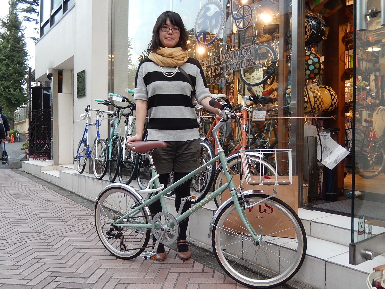 10月20日　渋谷　原宿　の自転車屋　FLAME bike前です_e0188759_19501815.jpg