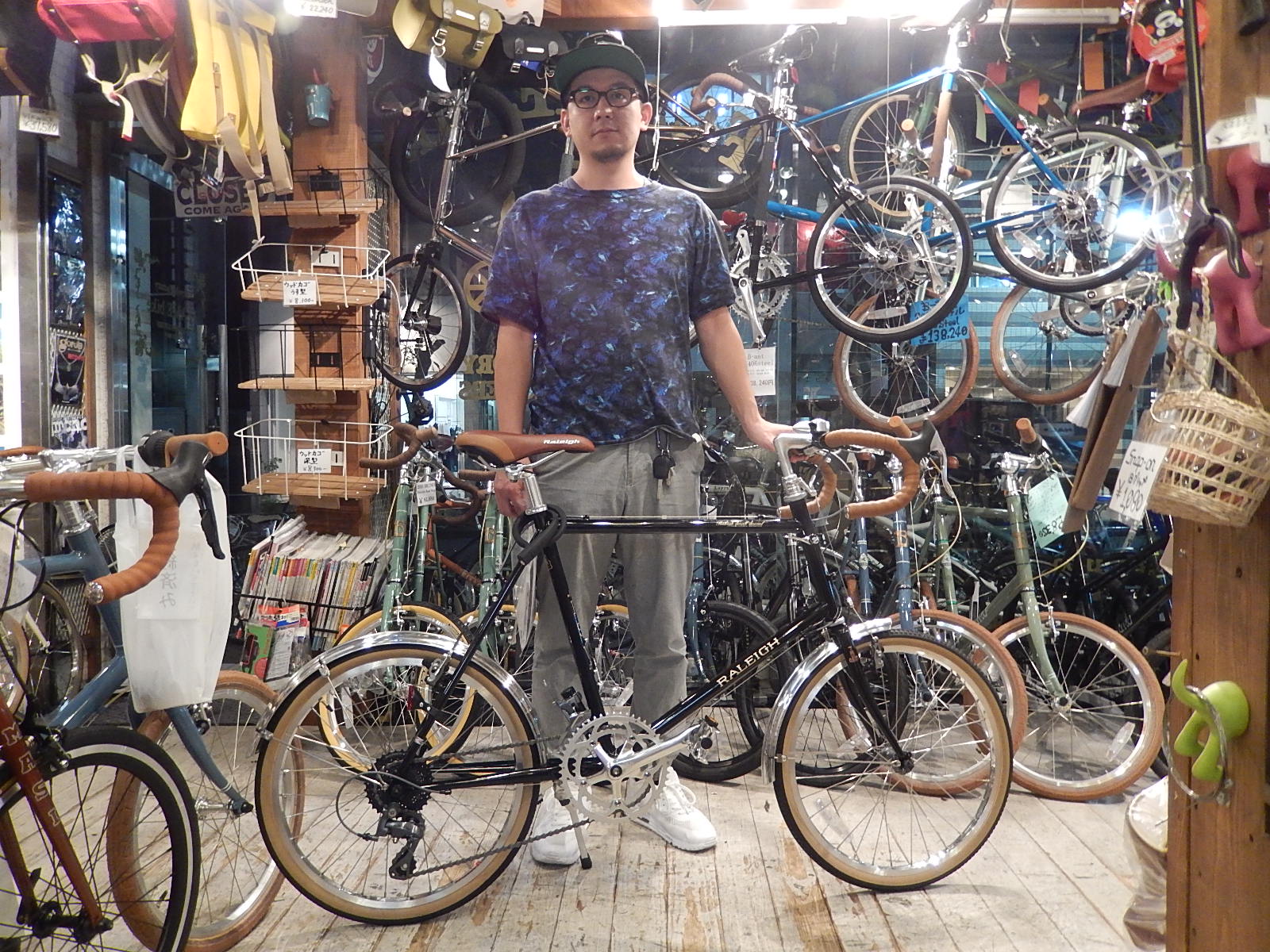 10月20日 渋谷 原宿 の自転車屋 FLAME bike前です_e0188759_19545493.jpg