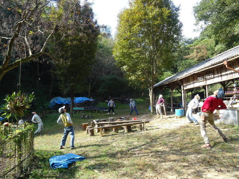 北尾根新山道作り（第３日目）　in　孝子の森_c0108460_22022520.jpg